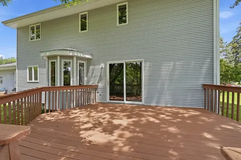 800 Tanglewood Manchester IA 52057