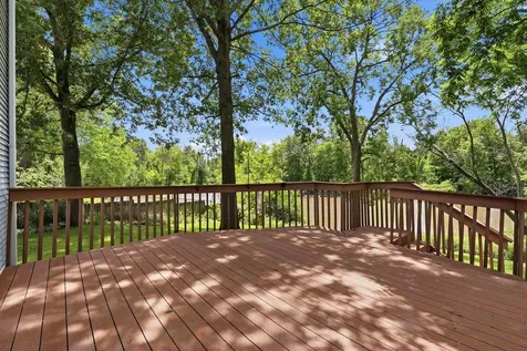 800 Tanglewood Manchester IA 52057
