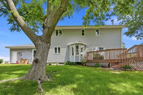 800 Tanglewood Manchester IA 52057