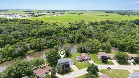 800 Tanglewood Manchester IA 52057