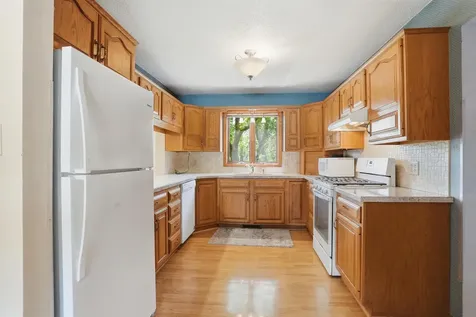 800 Tanglewood Manchester IA 52057