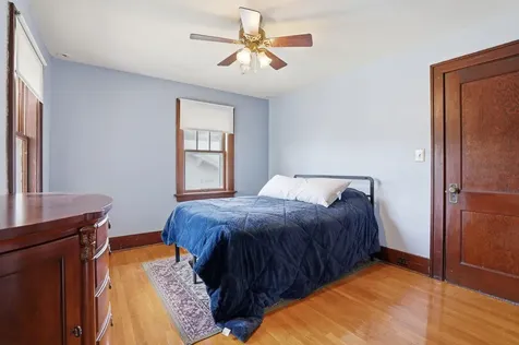 1206 Loras Dubuque IA 52001