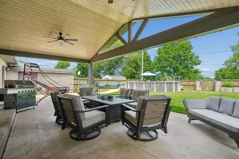 1316 8th Avenue SE Dyersville IA 52040