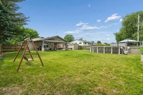 1316 8th Avenue SE Dyersville IA 52040