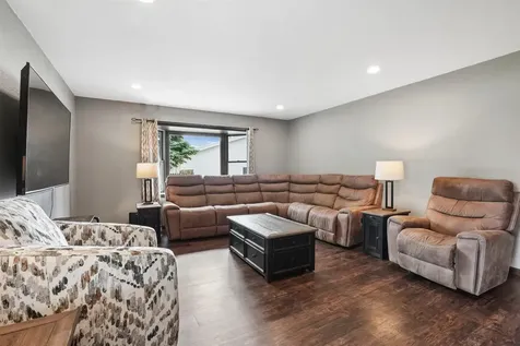 1316 8th Avenue SE Dyersville IA 52040