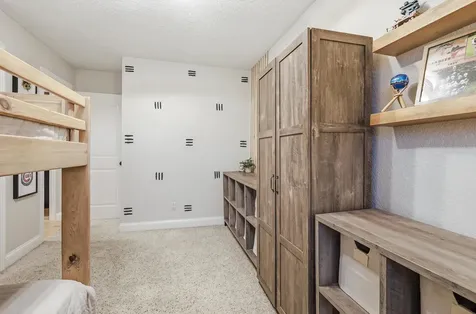 5256 Sun Valley Dubuque IA 52002