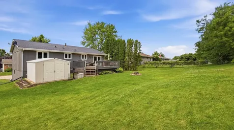 5256 Sun Valley Dubuque IA 52002
