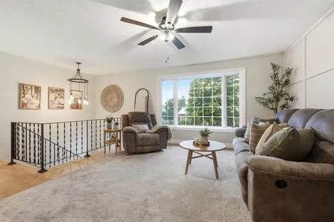 5256 Sun Valley Dubuque IA 52002