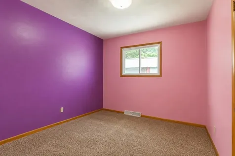 1615 W 32nd Dubuque IA 52001