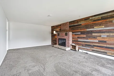 1435 Mount Pleasant Dubuque IA 52001