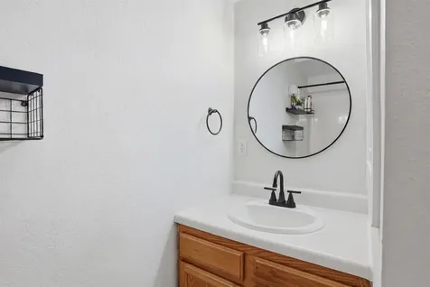208 W Elm Manchester IA 52057