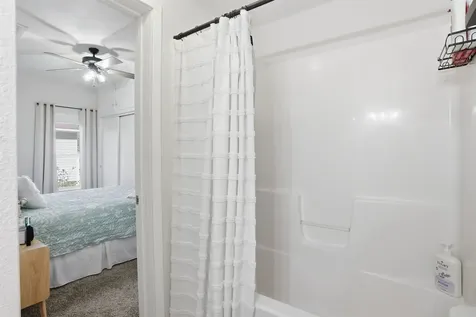 208 W Elm Manchester IA 52057