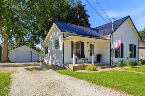 208 W Elm Manchester IA 52057