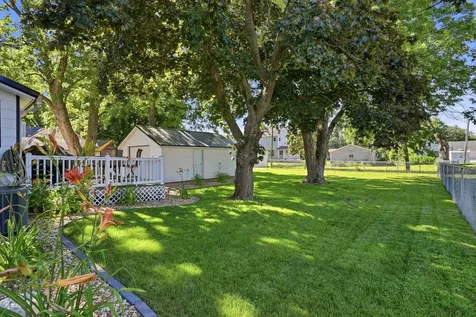 208 W Elm Manchester IA 52057