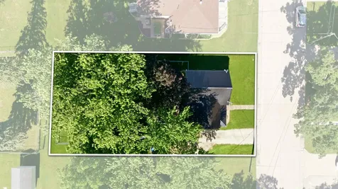 208 W Elm Manchester IA 52057