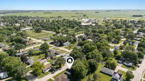 208 W Elm Manchester IA 52057