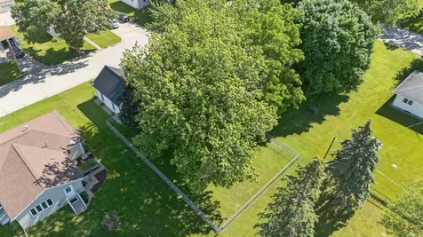 208 W Elm Manchester IA 52057