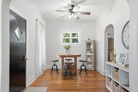 208 W Elm Manchester IA 52057