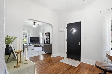 208 W Elm Manchester IA 52057