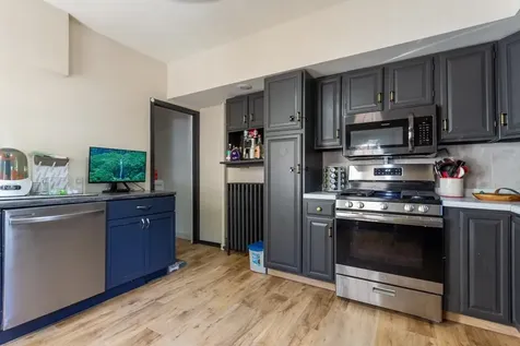 2740 Elm Dubuque IA 52001