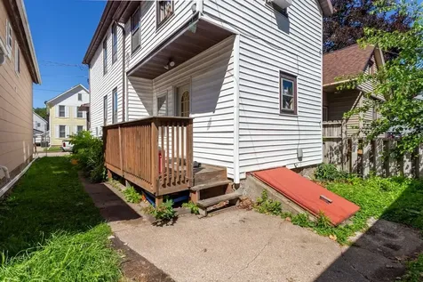 2740 Elm Dubuque IA 52001