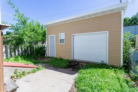 2740 Elm Dubuque IA 52001