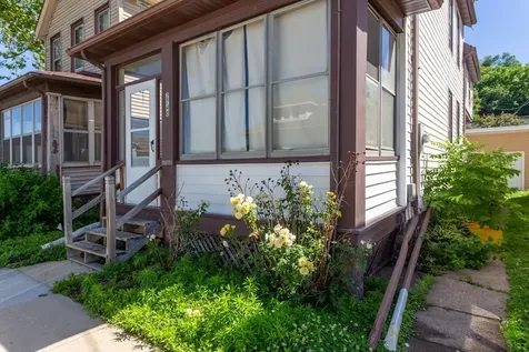 2740 Elm Dubuque IA 52001