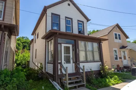 2740 Elm Dubuque IA 52001