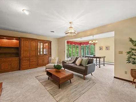 12275 Kingston Dubuque IA 52001