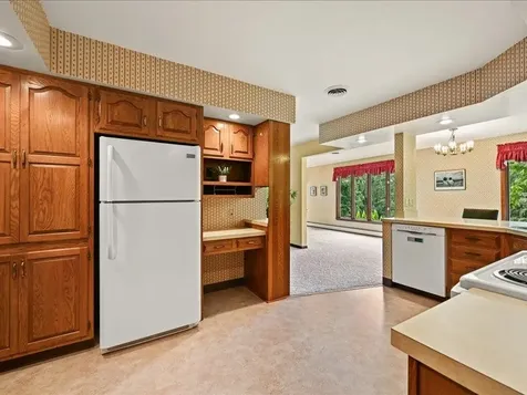 12275 Kingston Dubuque IA 52001
