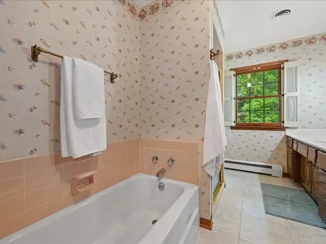 12275 Kingston Dubuque IA 52001