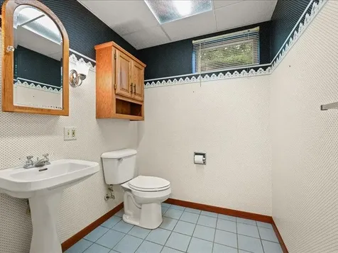 12275 Kingston Dubuque IA 52001