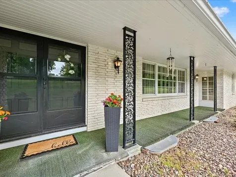 12275 Kingston Dubuque IA 52001
