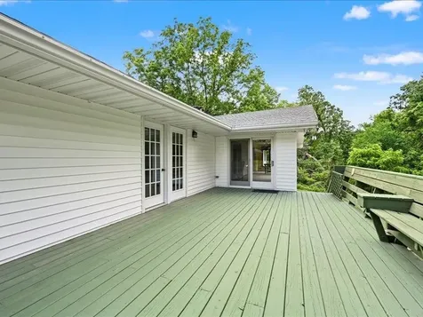 12275 Kingston Dubuque IA 52001