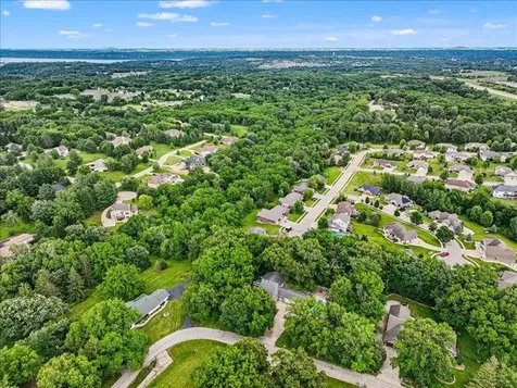 12275 Kingston Dubuque IA 52001