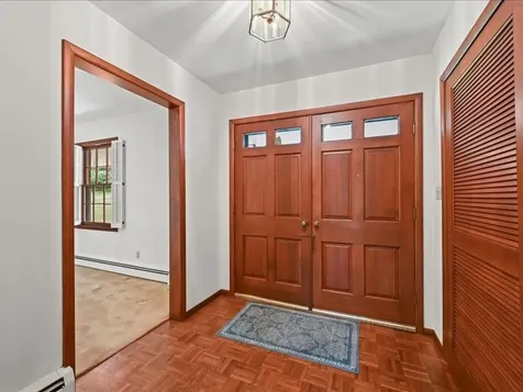 12275 Kingston Dubuque IA 52001