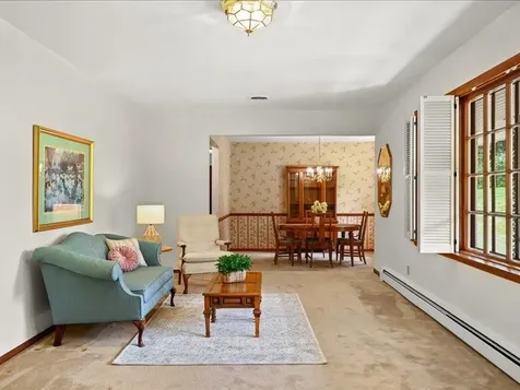 12275 Kingston Dubuque IA 52001