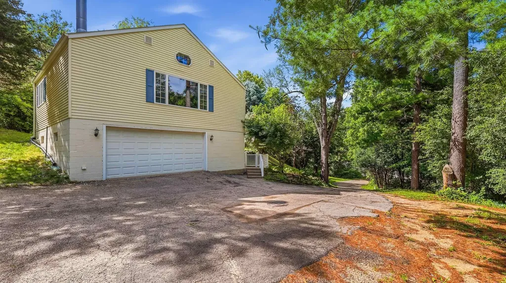 2030 Rockdale Dubuque IA 52003