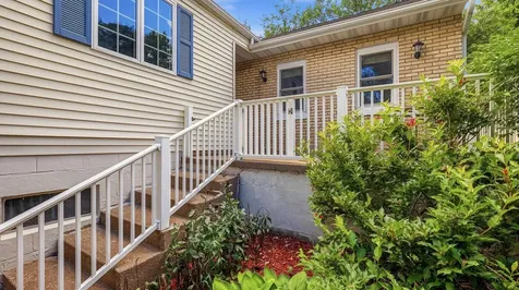2030 Rockdale Dubuque IA 52003