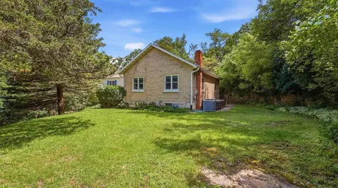 2030 Rockdale Dubuque IA 52003