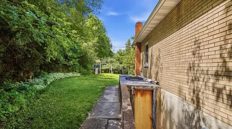 2030 Rockdale Dubuque IA 52003
