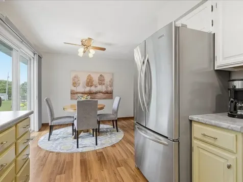 1203 SE 8th Dyersville IA 52040