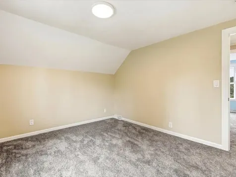 645 Angella Dubuque IA 52001