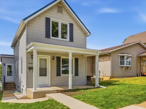 645 Angella Dubuque IA 52001