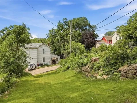 645 Angella Dubuque IA 52001