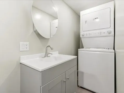 645 Angella Dubuque IA 52001