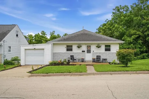 2985 Brunswick Dubuque IA 52001