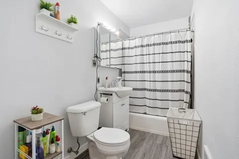 2985 Brunswick Dubuque IA 52001