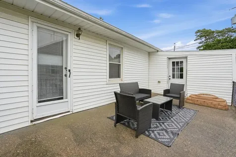 2985 Brunswick Dubuque IA 52001