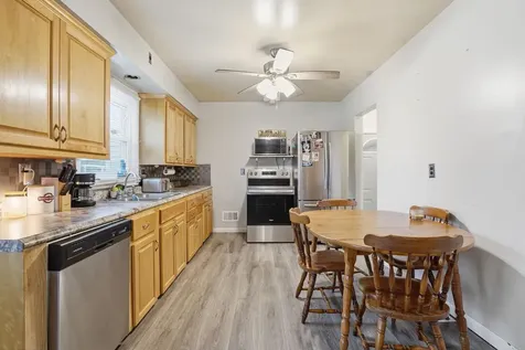 2985 Brunswick Dubuque IA 52001